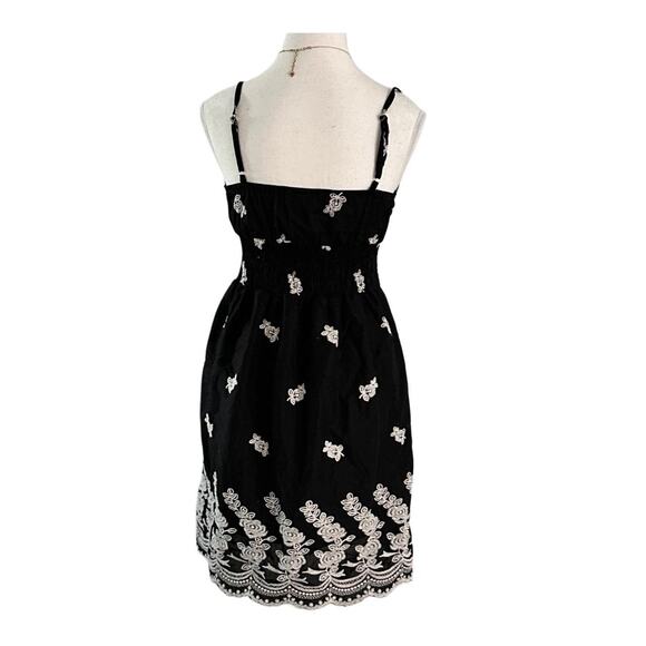 She’s Cool TM Size Medium 100% Cotton Vintage Embroidered Sun Dress - Picture 2 of 4